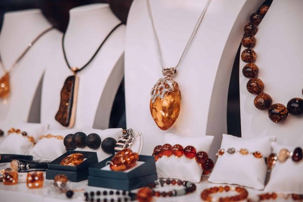 Bijoux en pierre naturelle : guide complet pour bien les porter au quotidien