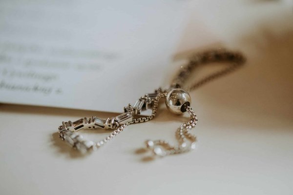 Quels sont les styles de bijoux en argent 925 pour femme qui vous attirent?